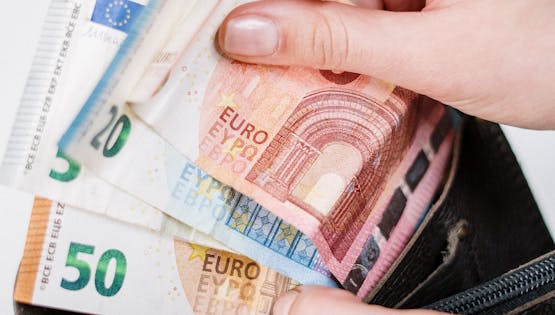 Photo for Travel money: Dealing with leftover foreign currency?
